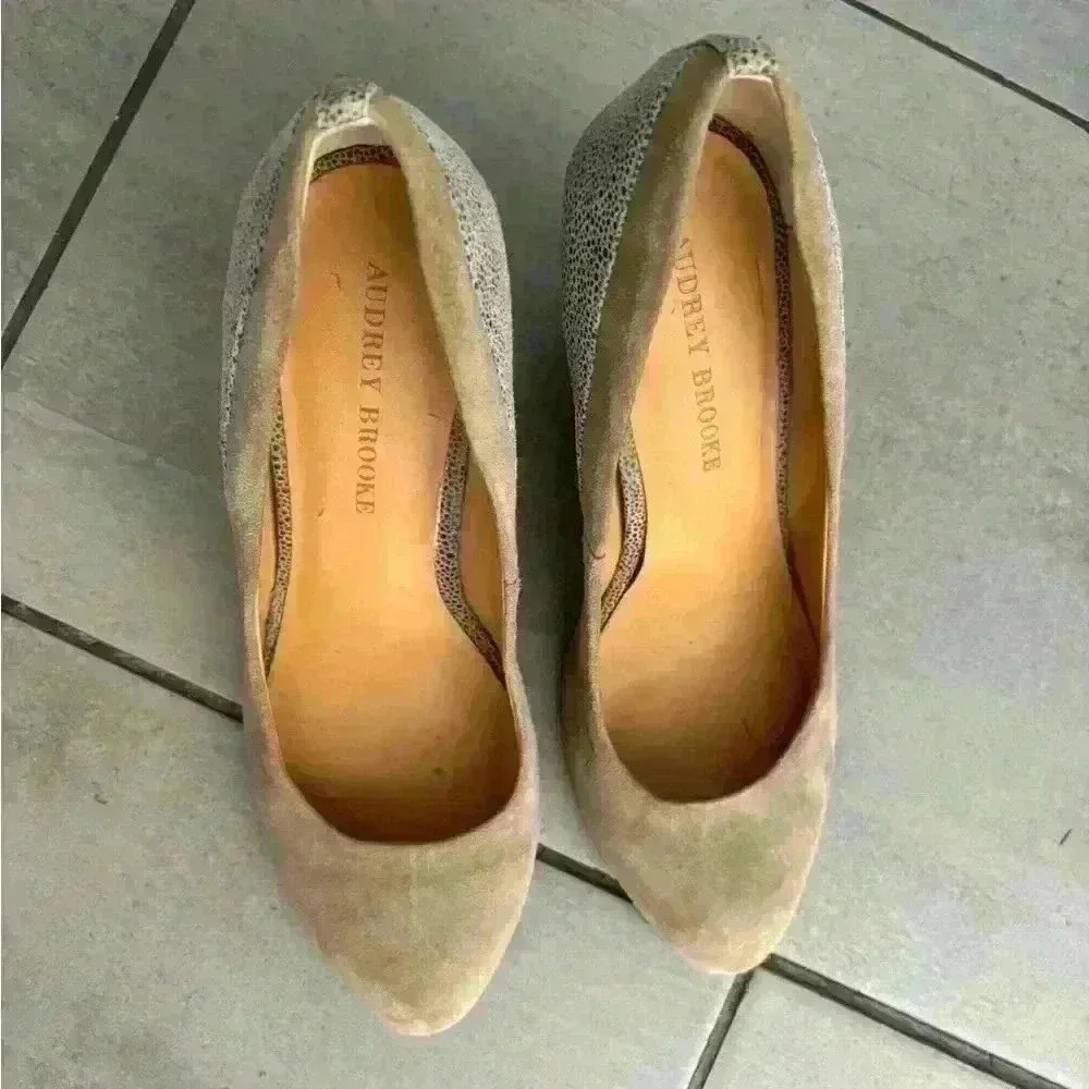 Audrey Brooke Daphne Khaki Tan Brown Leather Lizard Print Wedge Heel Shoe Sz 9